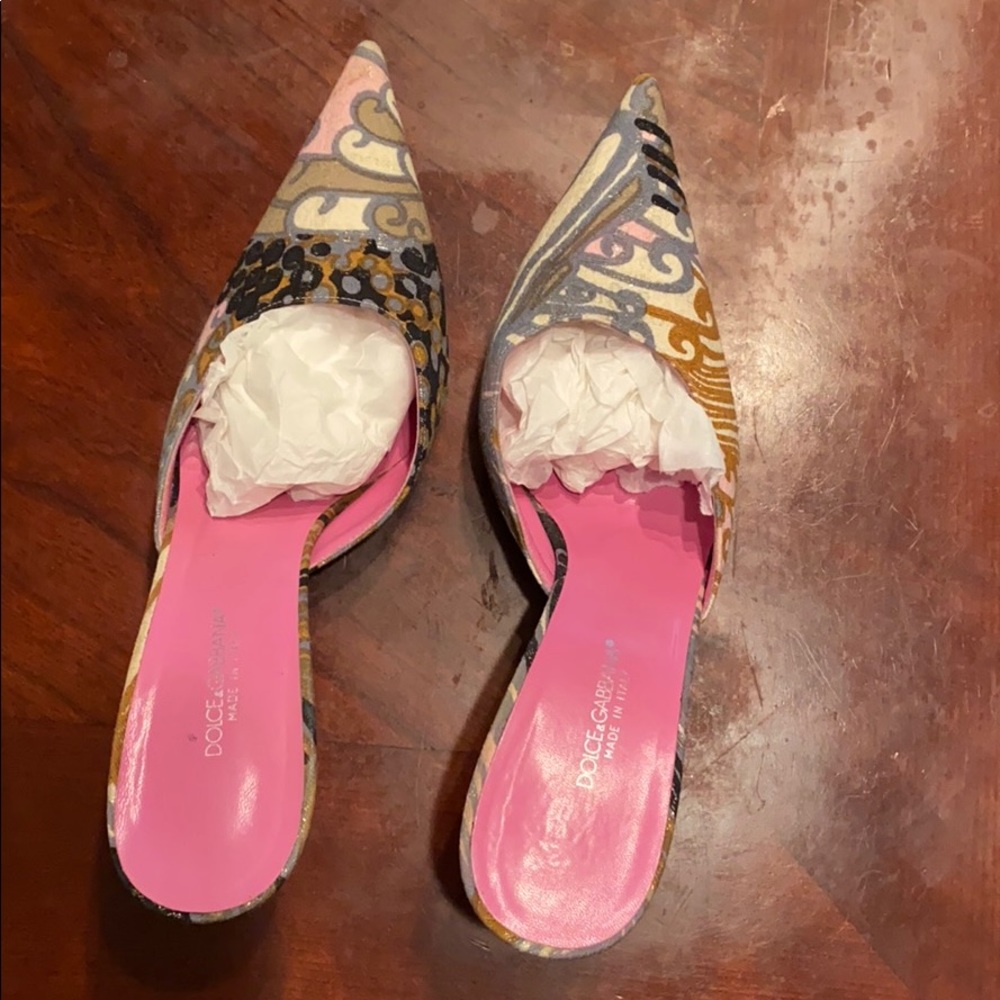 SOLD  closet Dolce Gabbana made in Italy. OBO